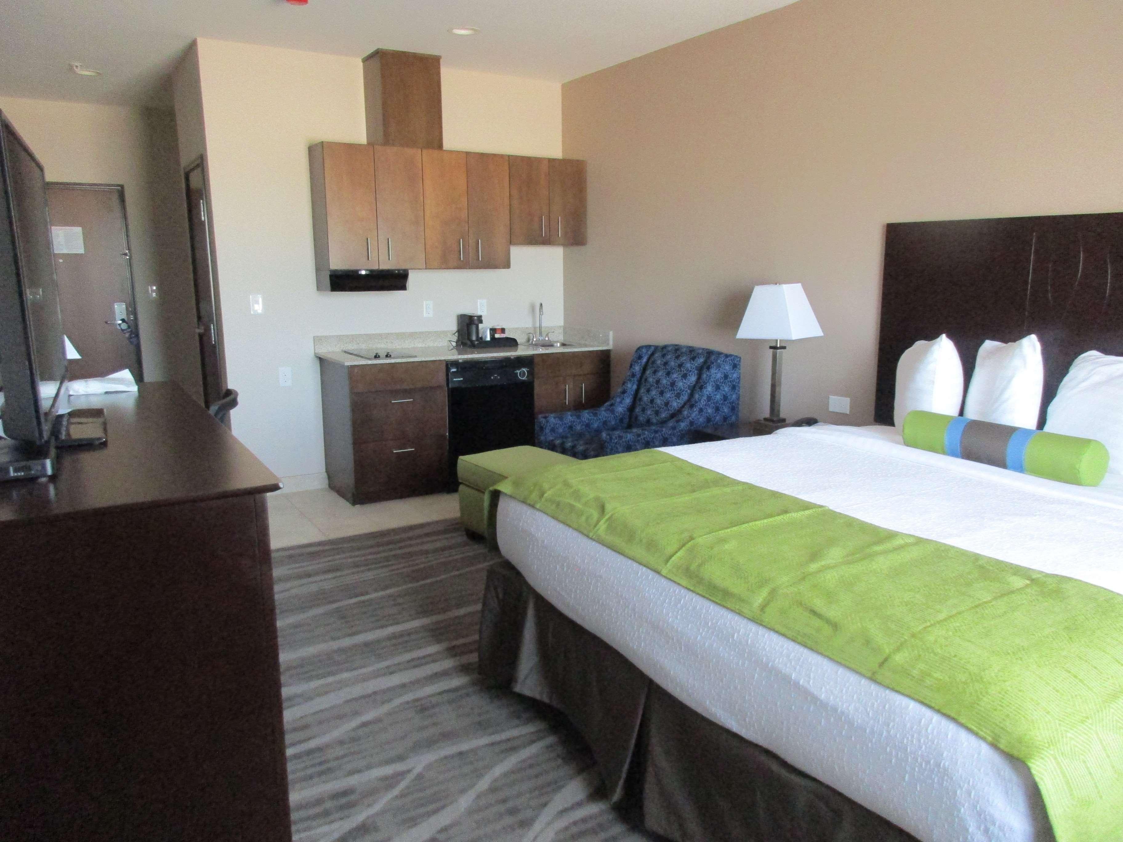 Western Denver & Hotel 3*